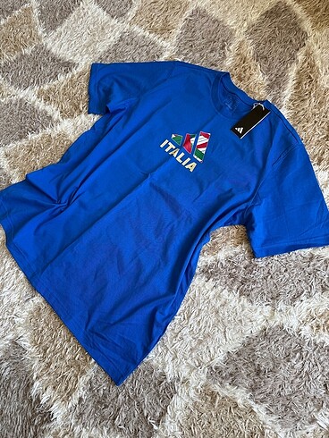 Adidas italy t-shirt
