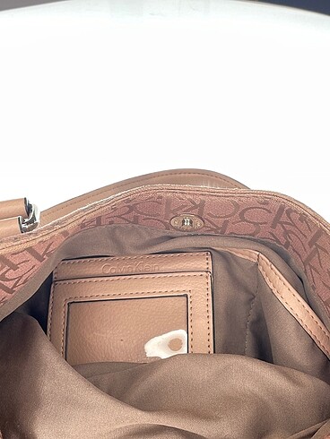 Beden Calvin Klein Kol Çantası %70 İndirimli.