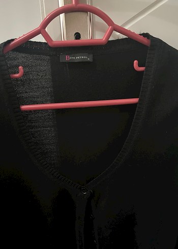 Siyah Düğmeli Kadın Hırka - Görsel 3