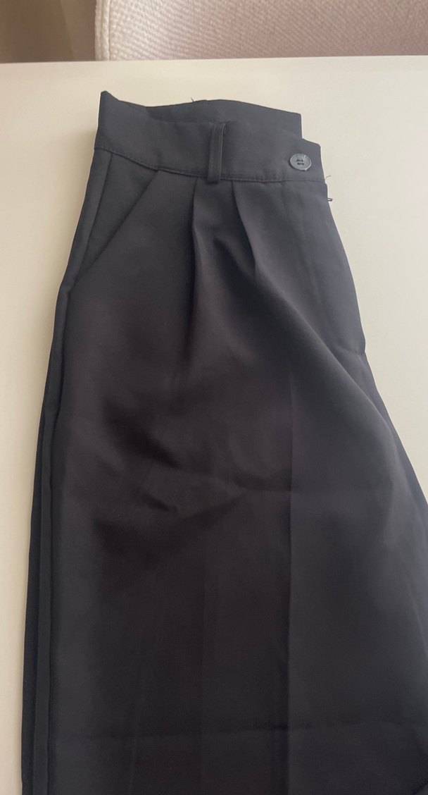 Kadın Siyah Pilili Kumaş Pantolon - Görsel 3