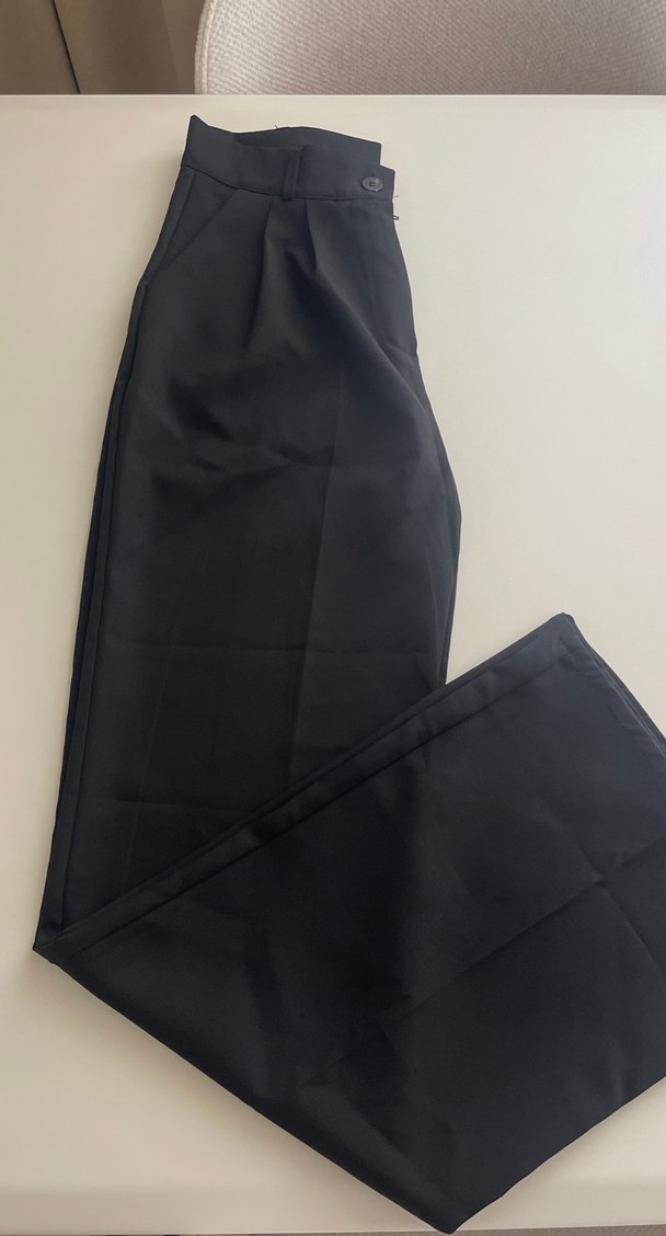 Kadın Siyah Pilili Kumaş Pantolon - Görsel 2