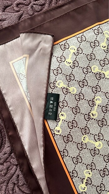  Beden Gucci Desen İpek Eşarp