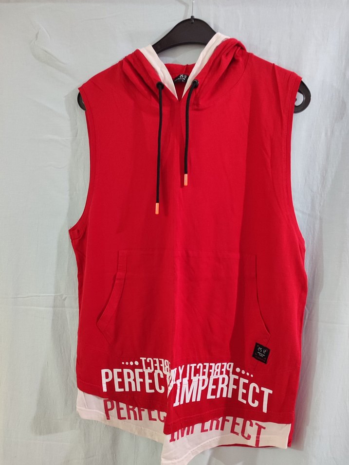 Kolsuz Kapüşonlu Kırmızı tshirt - Görsel 2