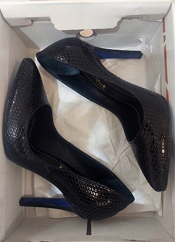 38 Beden Yılan derisi stiletto