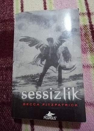 Hush hush serisi