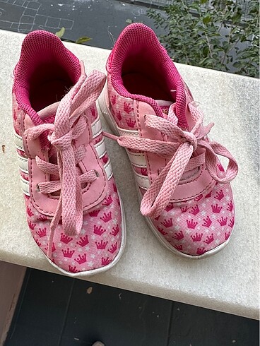 Adidas spor ayakkabı