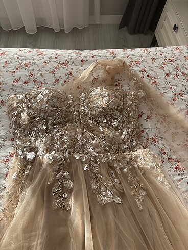 Diğer Helen model nişan elbisesi