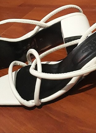37 Beden Beyaz sandalet topuklu ayakkabı 