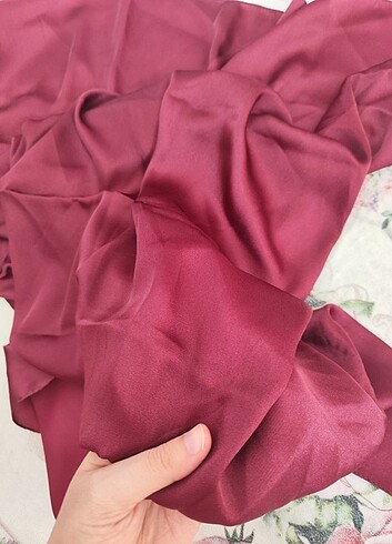 Bordo eşarp 