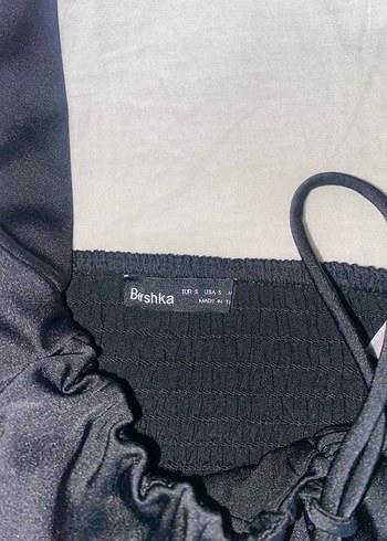 Bershka Siyah Saten Fırfırlı Gotik Büstiyer