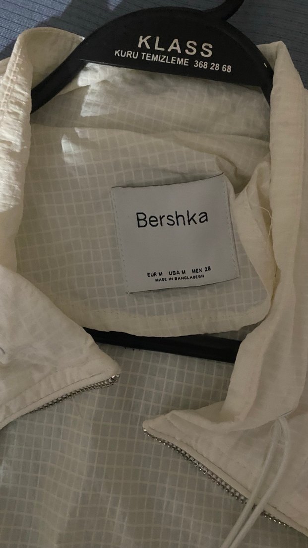 Bershka Beyaz Rüzgarlık - Görsel 2