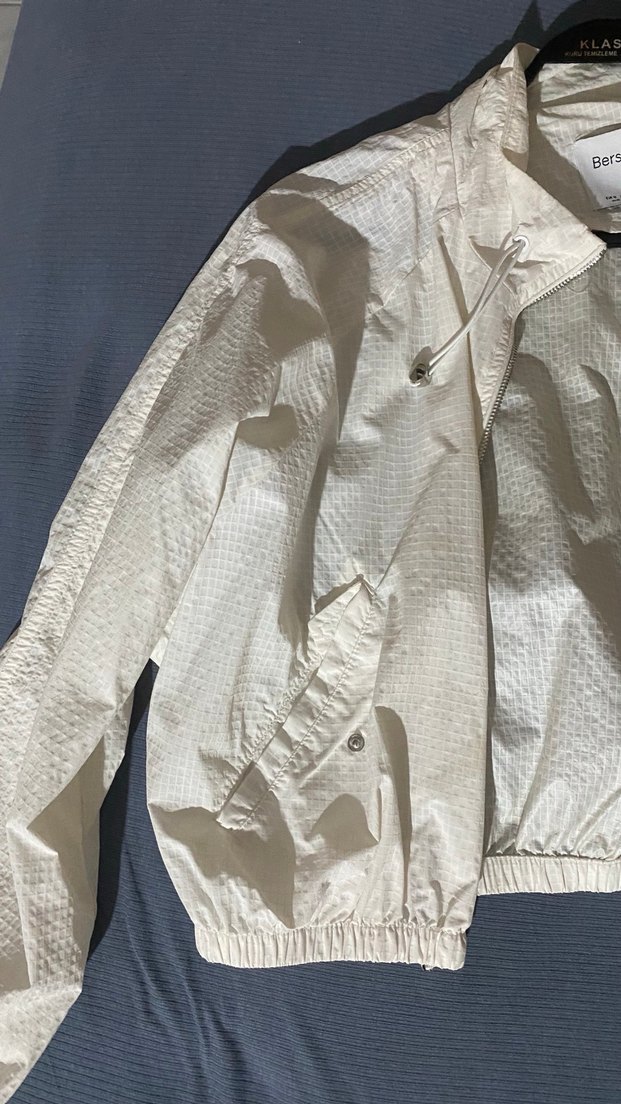 Bershka Beyaz Rüzgarlık - Görsel 3