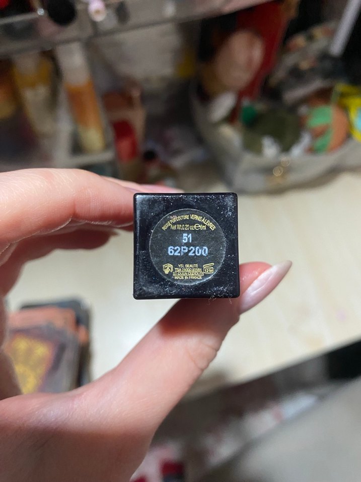 YSL Koyu Renk Ruj - Görsel 2