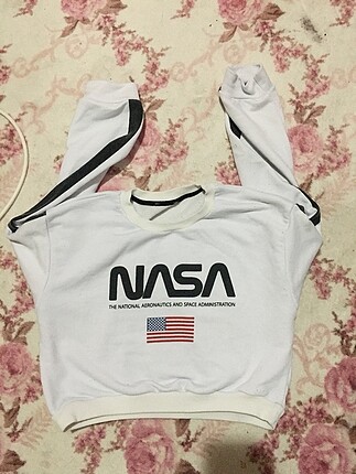 Nasa Crop Sweat