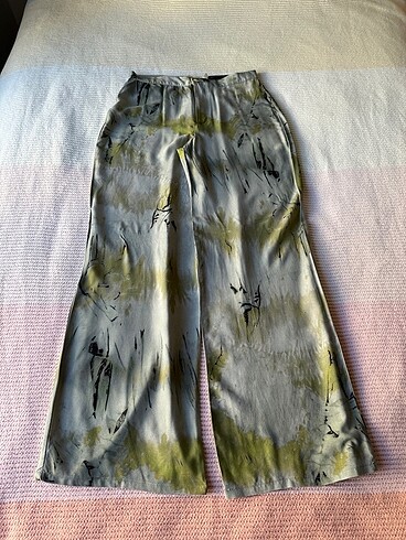 Pull and Bear Pull Bear desenli yazlık pantolon