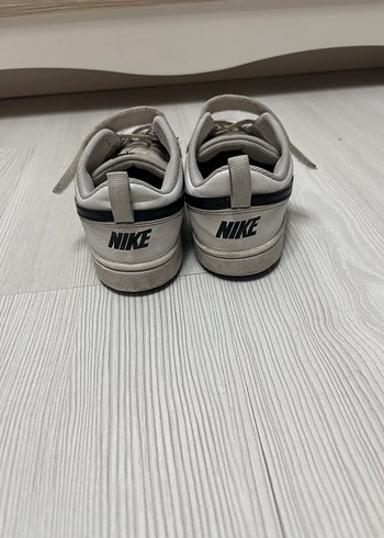 35 Beden beyaz Renk Nike Çocuk Spor Ayakkabı