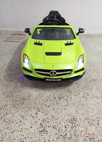 Akülü araba Mercedes 