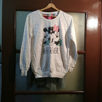 DISNEY SWEATSHIRT