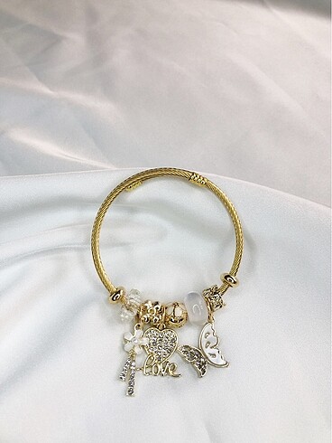 Gold charm ?????