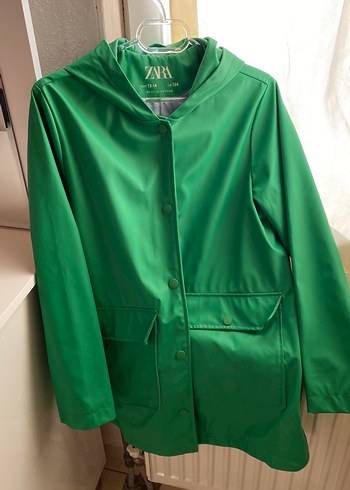 Zara Yesil Kapusonlu Yagmurluk