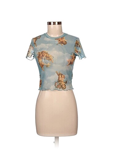 Bershka T-shirt %70 İndirimli.