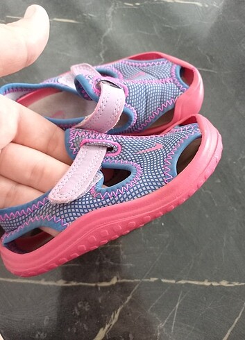 Nike kız bebek sandalet 