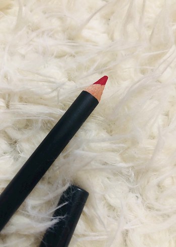 Beden Renk MAC RUBY WOO KIRMIZI DUDAK KALEMİ ORJİNAL