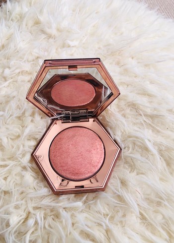 Beden FENT BEAUTY HIGHLİGHTER ROSE