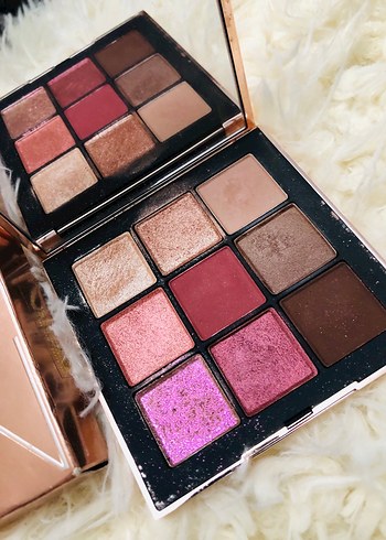 Beden NARS ŞAHANE RENKLİ BİR PALET
