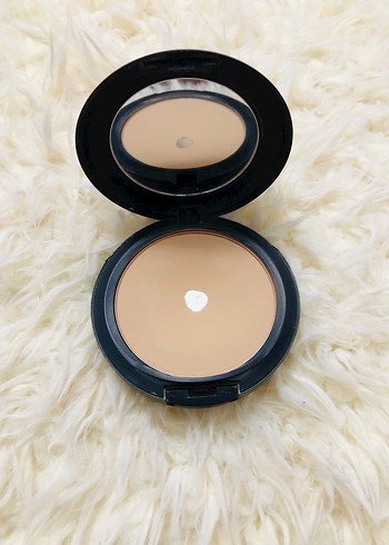 MAC NC35 pudra Açık Bej Pudra