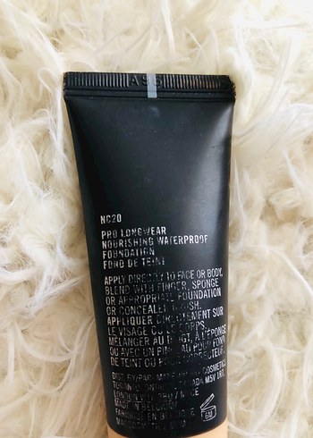 Beden MAC NC20 PRO Longwear WATERPROOF Suya Dayanıklı Fondöten