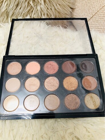MAC MAC FAR PALETİ 15 RENK AZ KULLANILDI