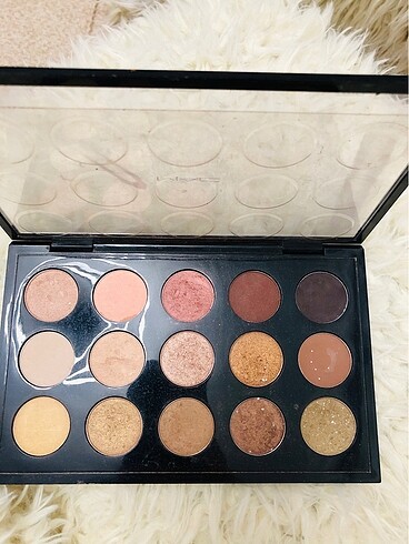  Beden MAC FAR PALETİ 15 RENK AZ KULLANILDI