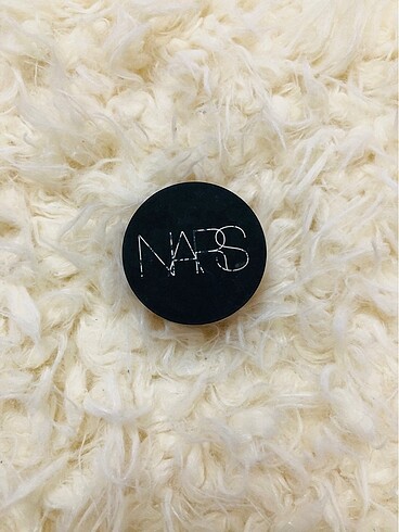  Beden Renk NARS CONCEALER GÜNEŞ LEKESİ DAHİ KAPATIR