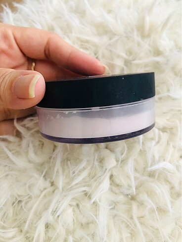  Beden NARS TRANSPARAN SABİTLEYİCİ PUDRA