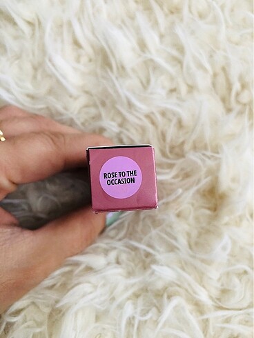 Beden bordo Renk MAC NEMLENDİRİCİ BALM 1-KEZ DENENDİ