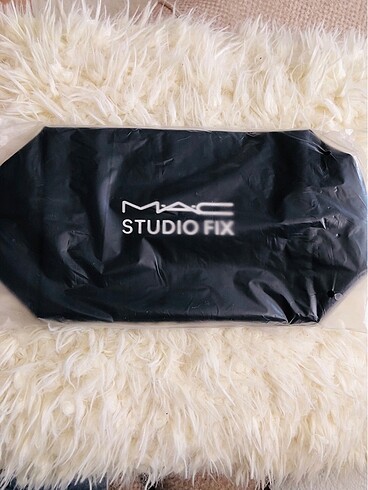 MAC MAKYAJ ÇANTASI - Görsel 5