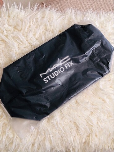 MAC MAKYAJ ÇANTASI - Görsel 6