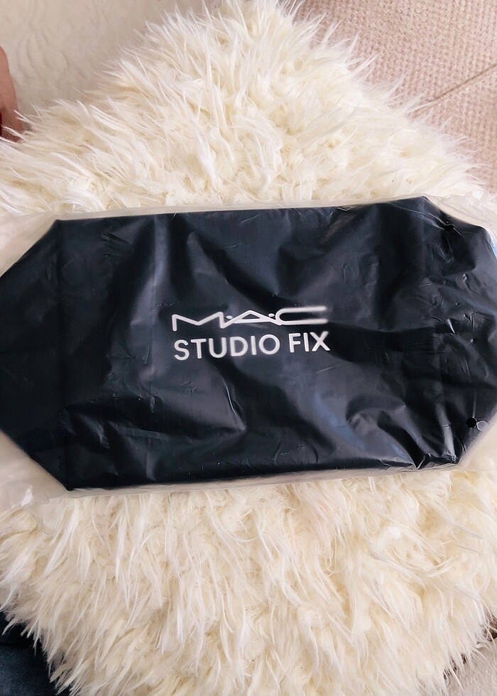 MAC MAKYAJ ÇANTASI - Görsel 2