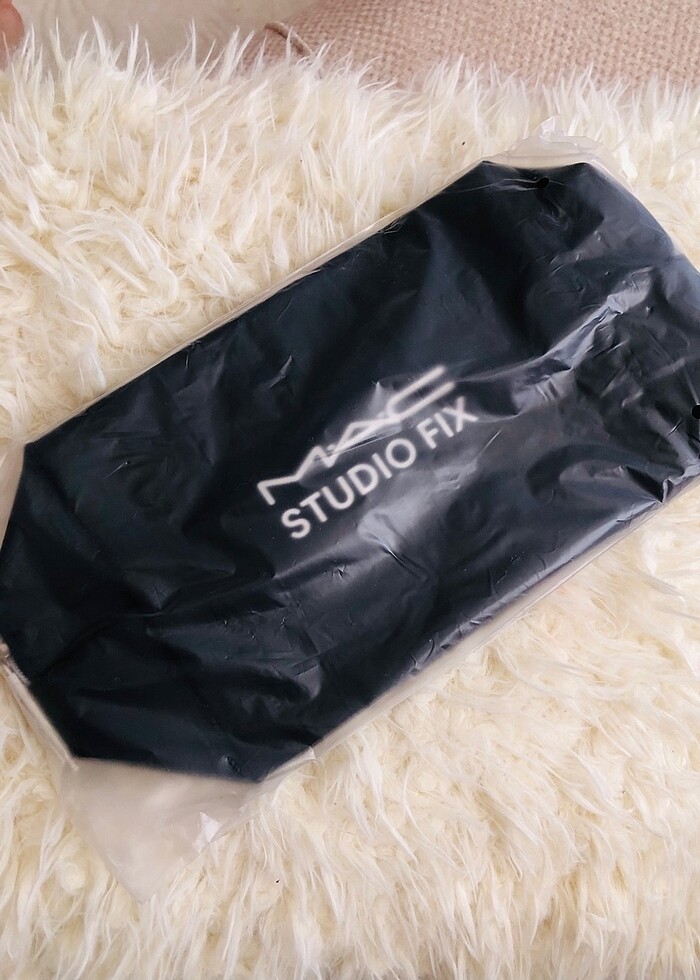 MAC MAKYAJ ÇANTASI - Görsel 3