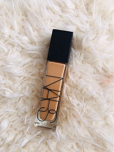 NARS FONDÖTEN YÜKSEK KAPATICI