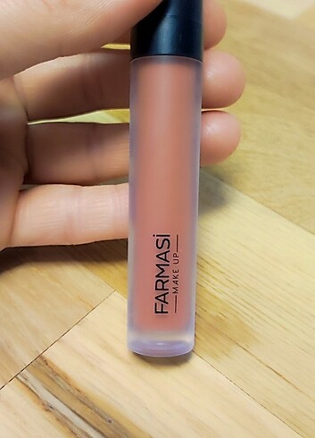 Farmasi lipstick