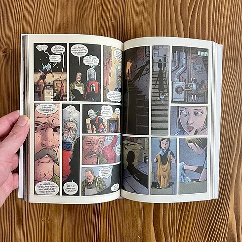 Beden Renk BLACK HAMMER (Cilt 1-2 Set)