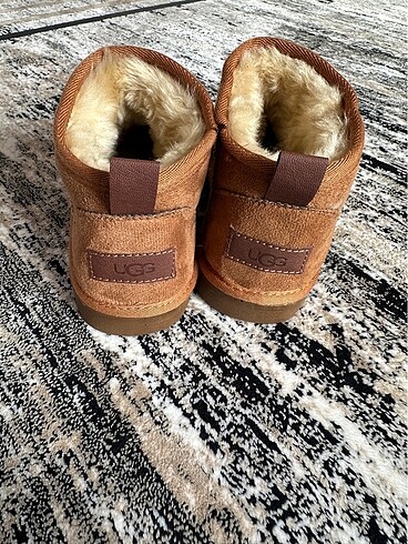 37 Beden Kısa model ugg