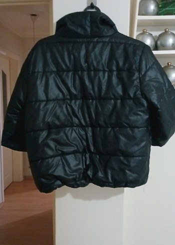 Düğmeli Siyah Kısa Kadın Mont - Görsel 3