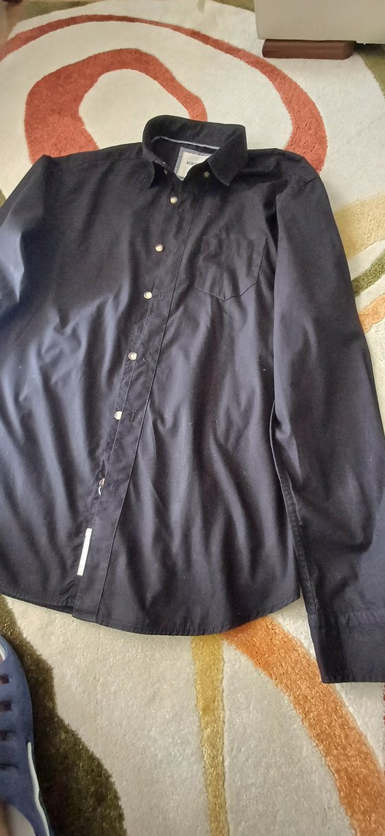 Düğmeli Siyah Erkek Gömleği - Görsel 4