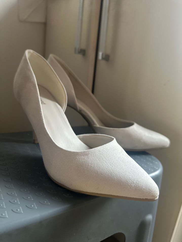 Beyaz Süet Stiletto Topuklu Kadın Ayakkabı - Görsel 2