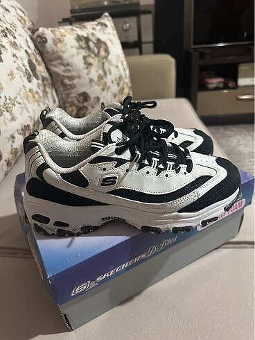 Skechers
