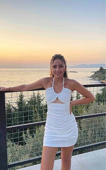 Beyaz elbise