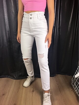 Beyaz mom jean pantolon
